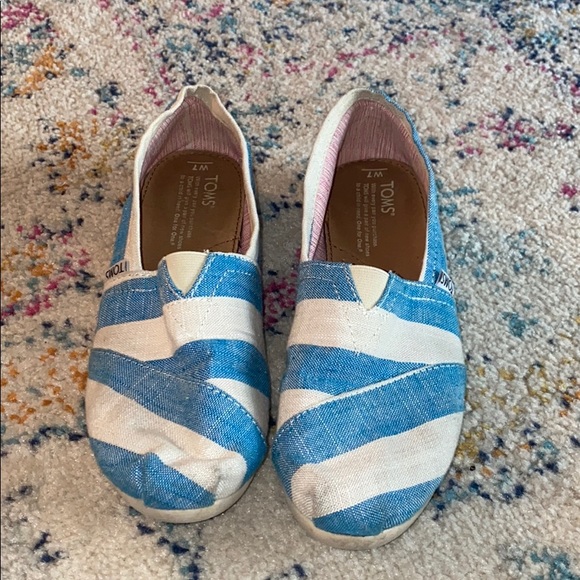 Blue and cream/white stripped toms - Picture 1 of 3